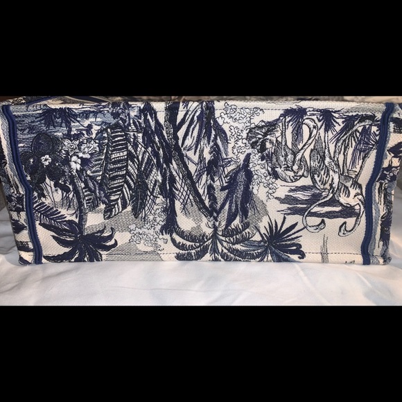 Christian Dior large book tote - Picture 6 of 11